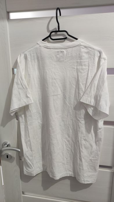 Uniqlo x KAWS x Sesame street L size мъжка тениска
