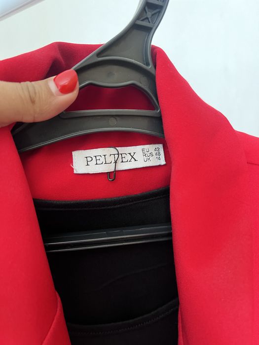 Женский кастюм сатылады