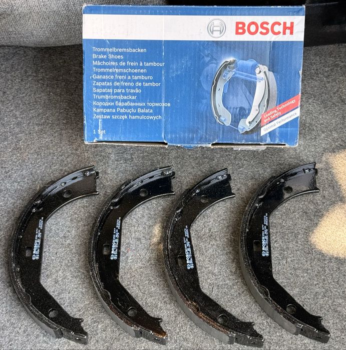 BOSCH  Чисто нов комплект накладки челюсти за ръчна спирачка -  BMW Е39 Е46 Е87 Е90 F20 F30 и др. модели!!!