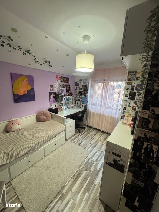 Casa cu 4 camere de vanzare