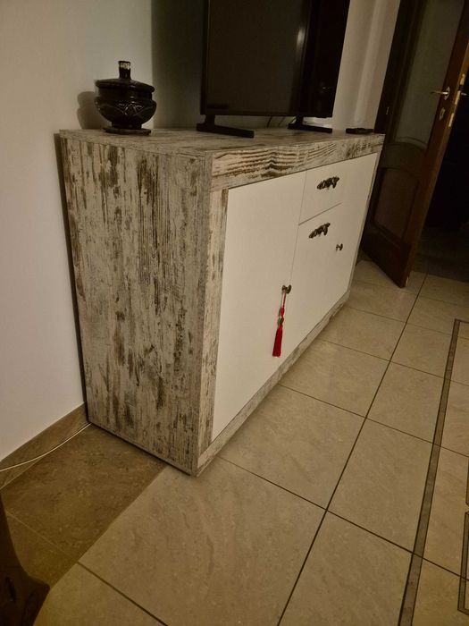 Set: masă + 2 bănci+ comoda : rustic, stabil și elegant