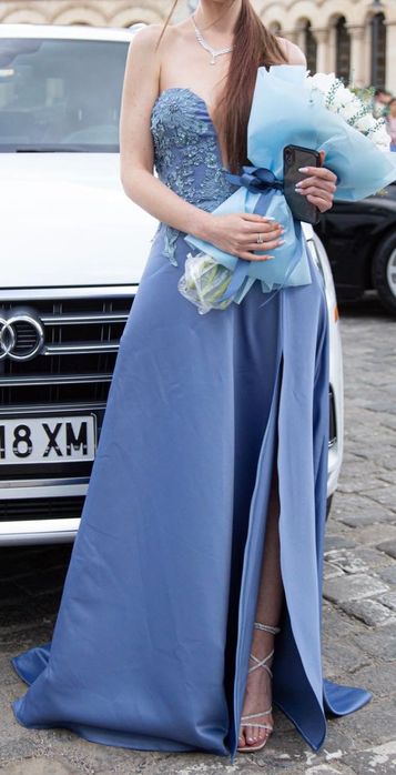 Бална рокля с корсет