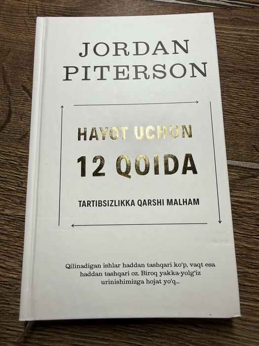 Yangi kitoblar sotiladi