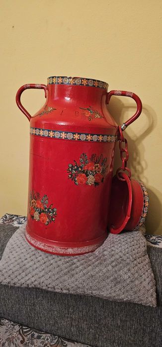 bidon de/pentru  lapte vopsit decorat