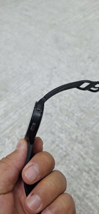 Продам смарт часы Samsung Galaxy Watch 4