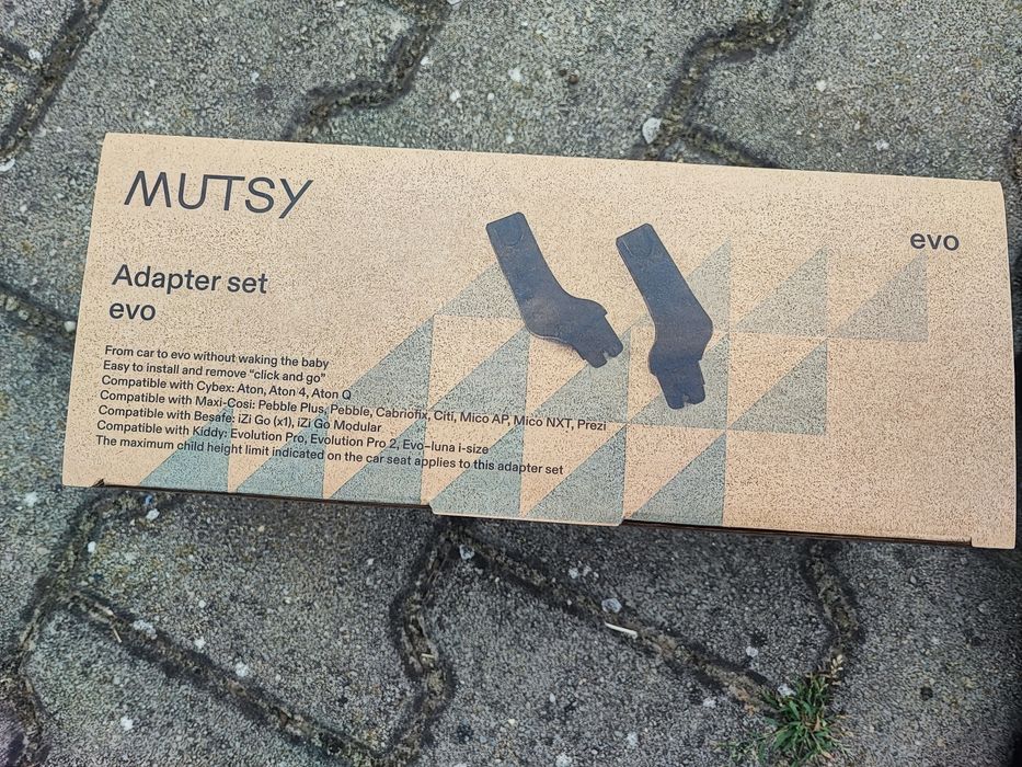 Adaptor adaptori cărucior mutsy evo  compatibil cu mai multe tipuri de