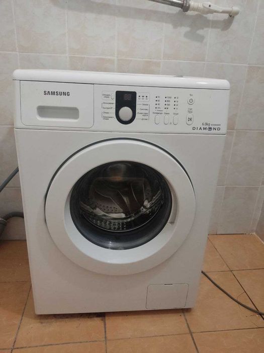 продаёт  стиральная машина 6 кг