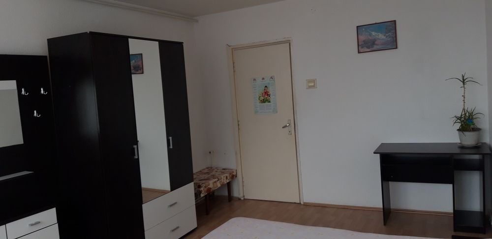 Închiriez garsonieră bl turn Ozana