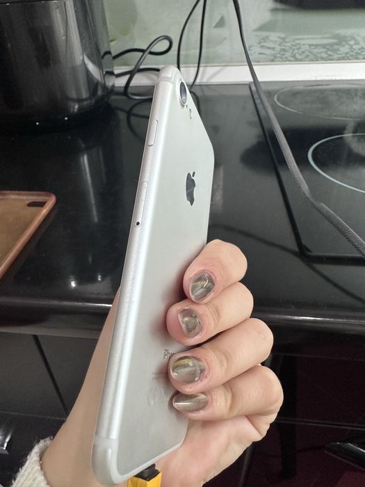 Vand Iphone 7  128 GB