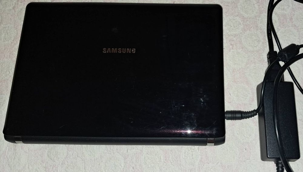 Leptop " samsung "