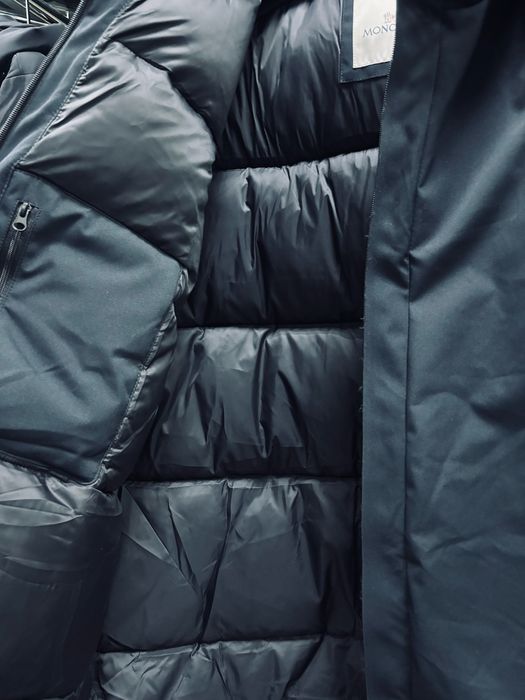 Оригинальный куртка Moncler