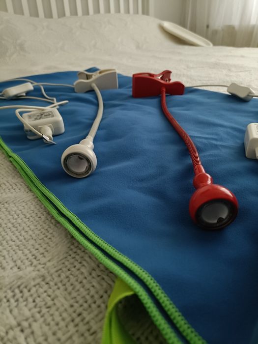 Lampă/ veioza Ikea culoare roșie, cea alba este vândută