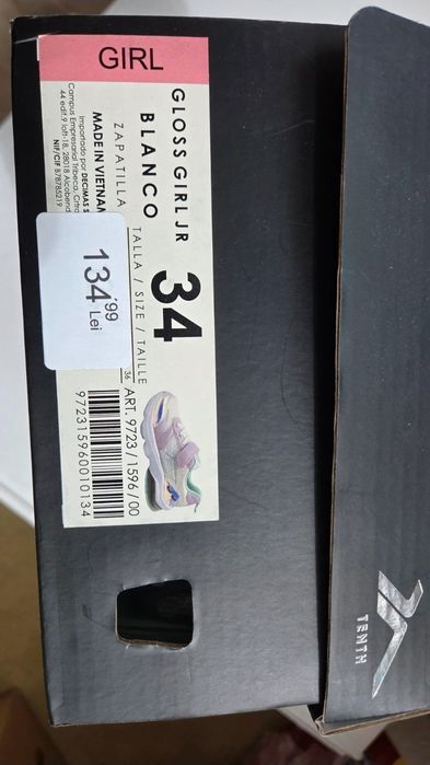 Adidasi fete Decimas Tenth. Marimea 34