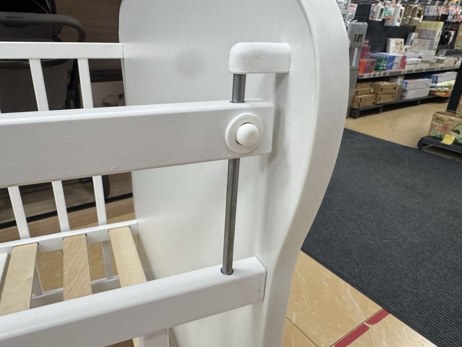 Детская кроватка (манеж)