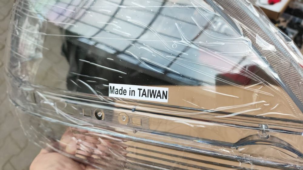 Стекло фара  лексус RX 300