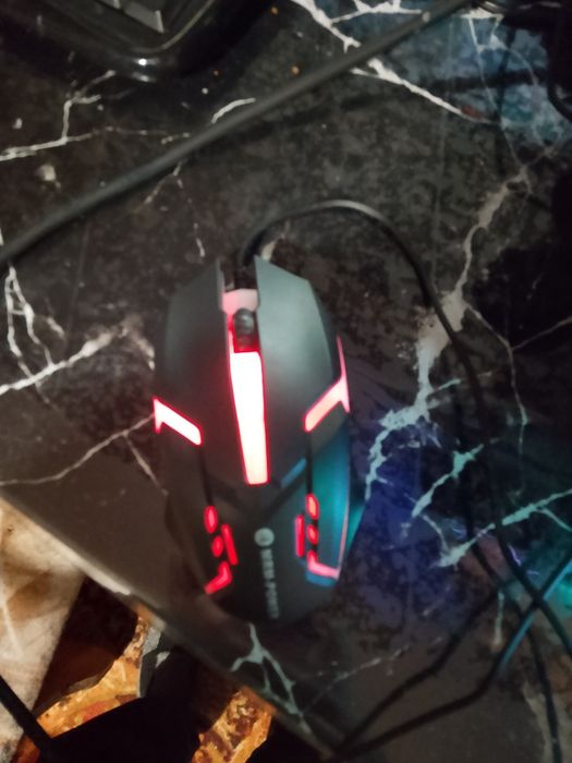 Мышка неделю пользовался коробки нету