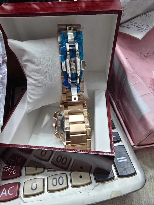 Hublot часы новые