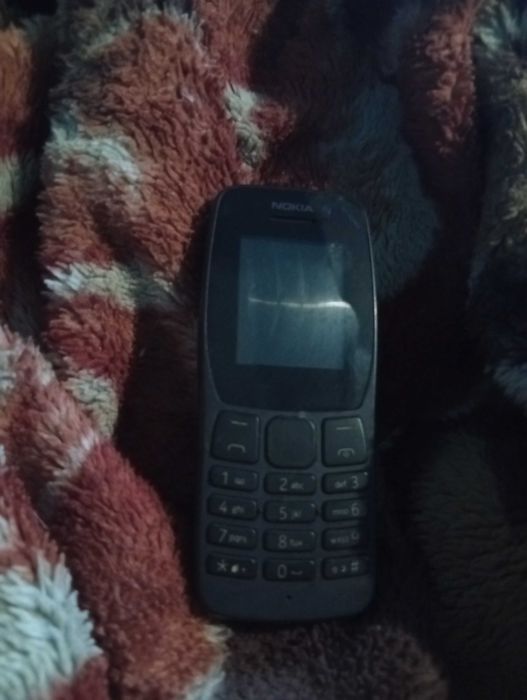 Caut cumpărător de telefoane vechi
