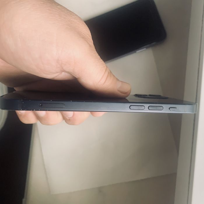 IPhone 12 , 64 GB ,baterie 81 %