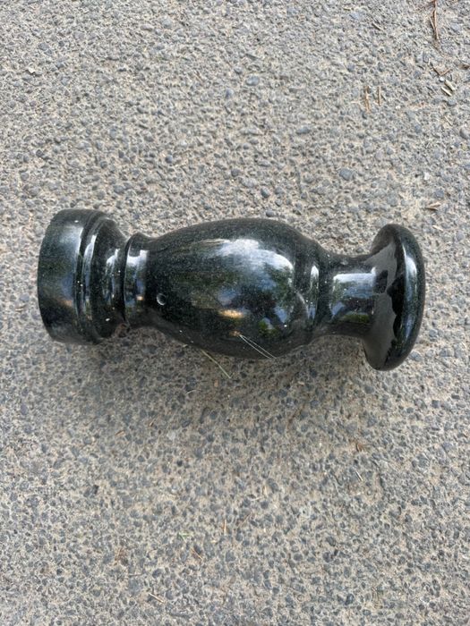 Ритуальные вазы из камня.