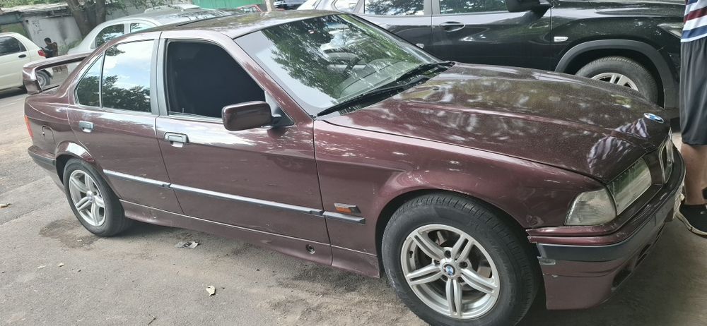 Продам машину BMW
