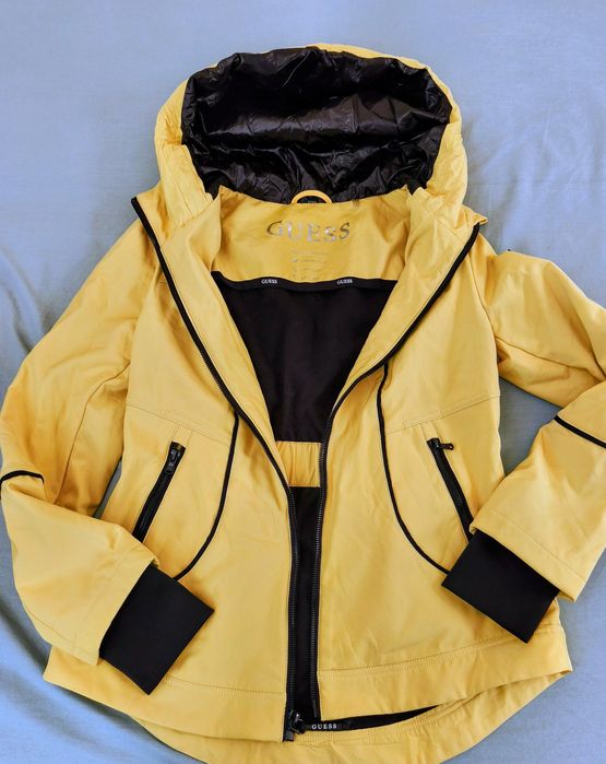 Дамско туристическо яке Guess размер S