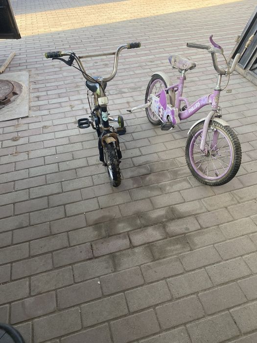 Продам 2 детских велосипеда целые на ходу
