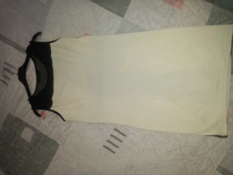 Продавам 2 рокли в отлично състояние!