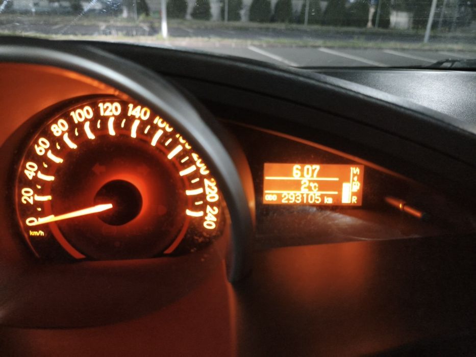 Toyota Verso 2010,  2.0 diesel, 5 locuri.