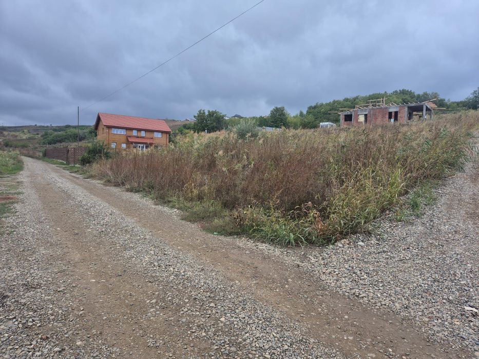 Teren de vânzare intravilan Valea Lupului 750 mp