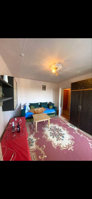 Vand apartament cu o camera Uta central