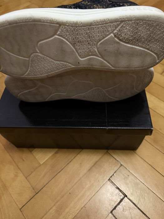 Кафяви кецове Guess номер 44. Оригинални!