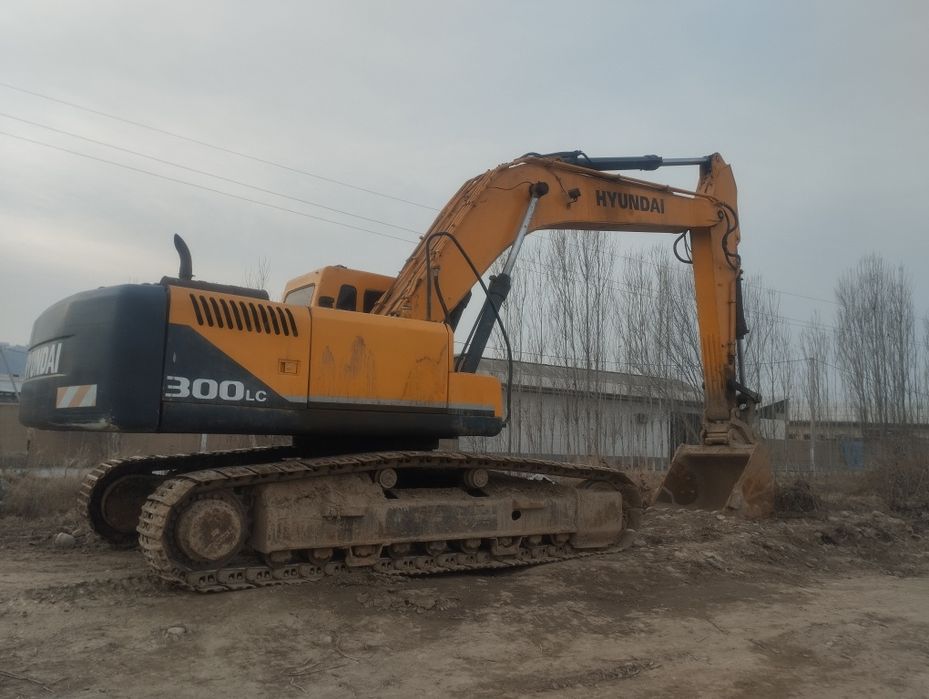 Excavator Hyundai 3000