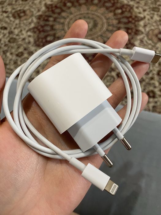 Зарядка на Айфон оригинал