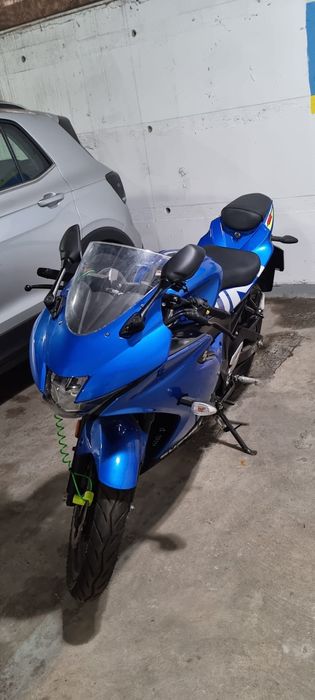 Suzuki GSX -R 125