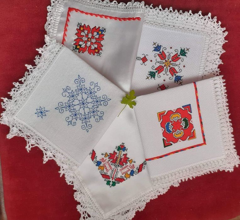Кърпички с български шевици