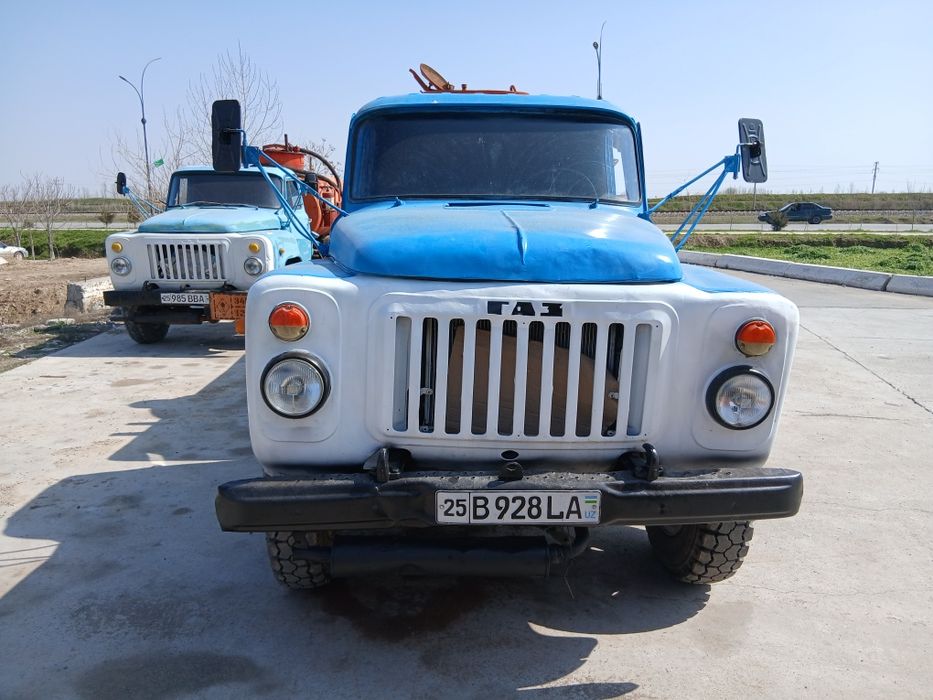 Бензавоз Газ 53 .