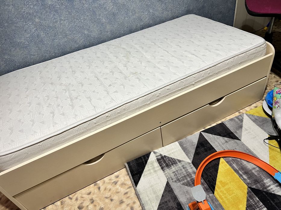 Детская кровать с ящиками