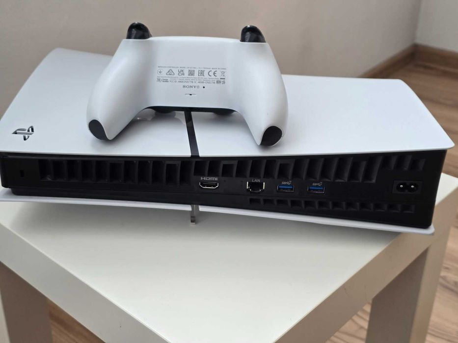 PlayStation 5 (PS5) Disk Edition – отлична, комплект – 410 €