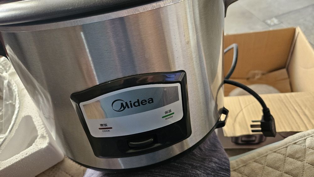 Рисоварка Midea новая