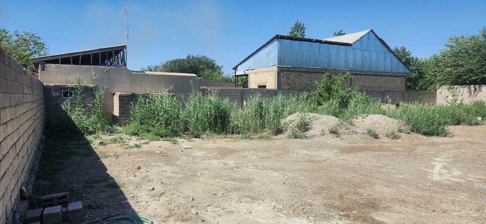 м 37 йул ёнида 13 сотих турар жой сотилади запчаст бозор бораверишда