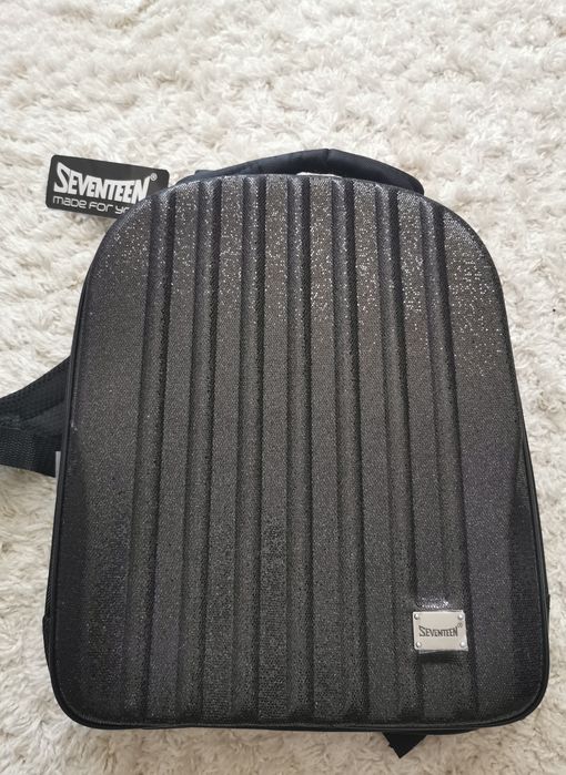 Ghiozdan pentru fete cu efect glitter