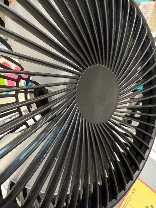 Настолен вентилатор с USB – 3 степени, въртене 90°, компактен