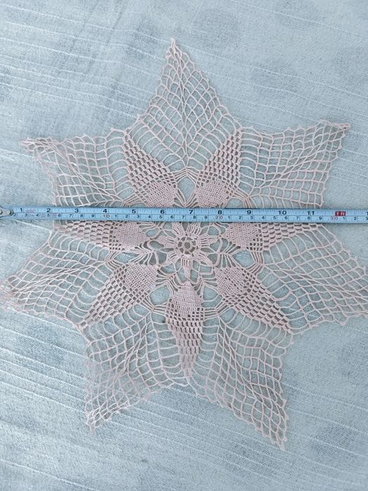 Cuvertura, fata de masa, mileuri crosetate manual