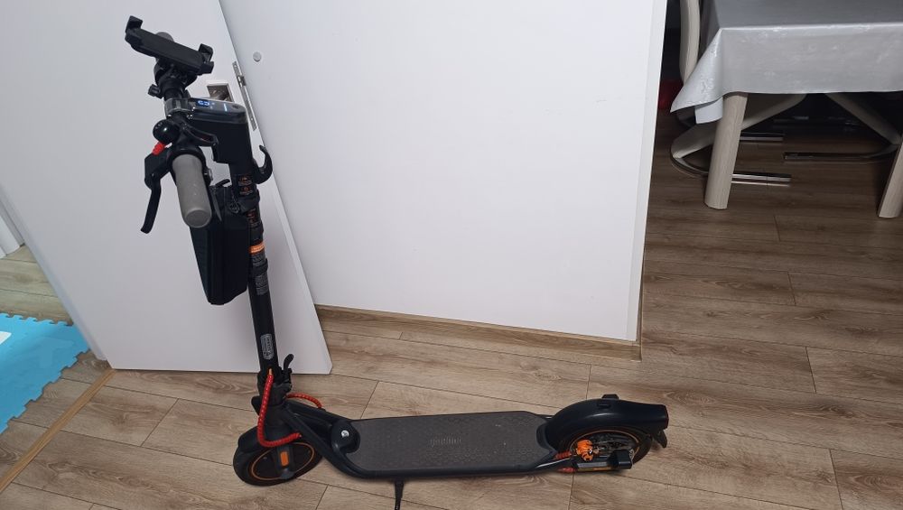 Trotineta electrica Ninebot by Segway F40i  autonomia 40 km
