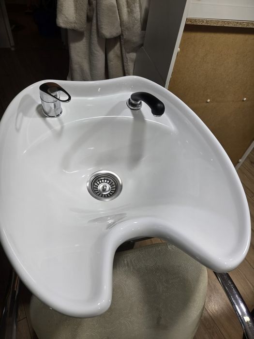 Измивна колона +подарък стол