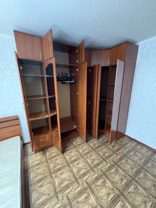 Продам шкаф кровать столы