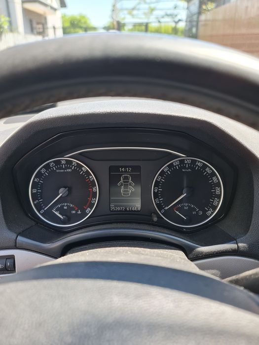 SKODA Octavia 2010 — imagine 2