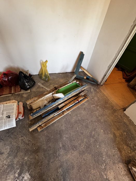 Отдам старые окна на дрова