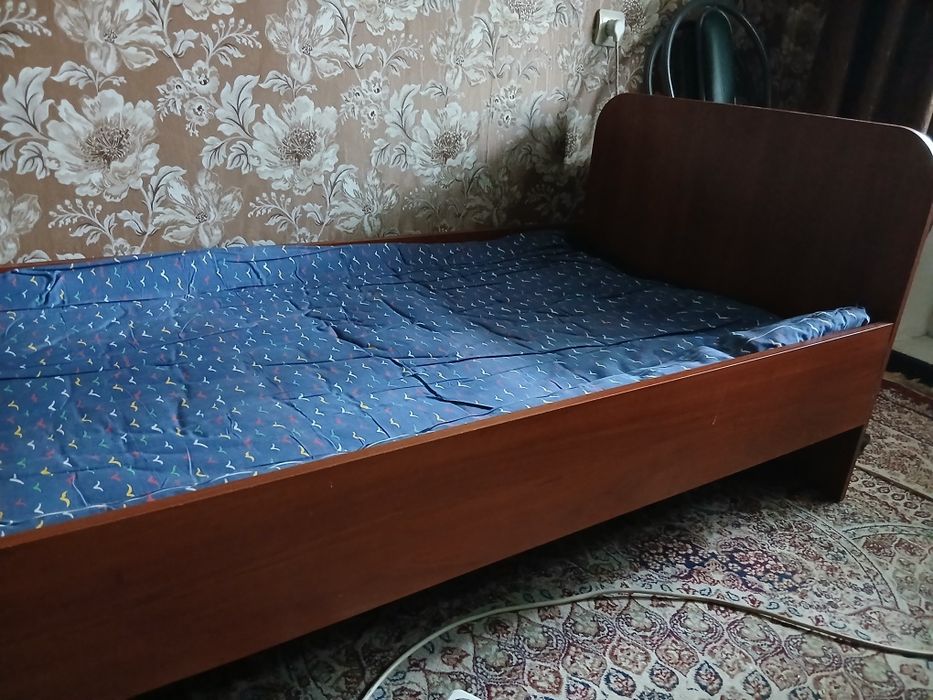 Кровать бу даром срочно